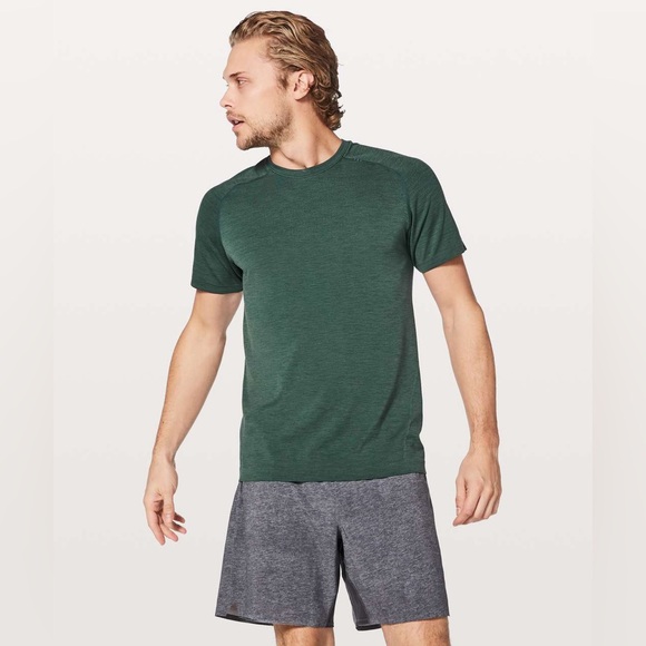 lululemon athletica Other - EUC Lululemon Metal Vent Tech Short Sleeve Shirt in Dark Voyage / Antigua